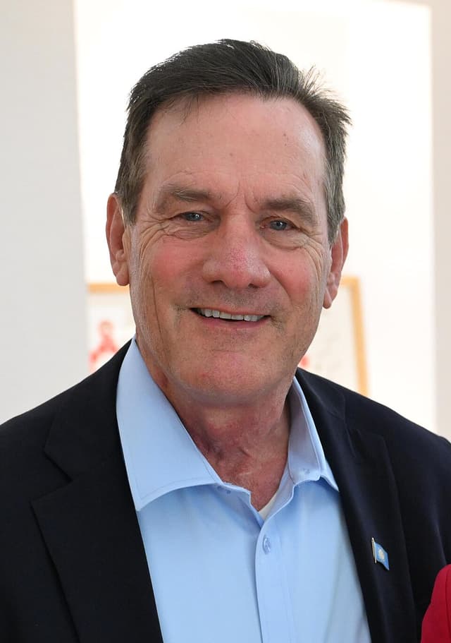 Larry Rhoden